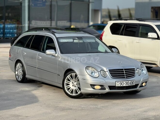 Mercedes E 220-1