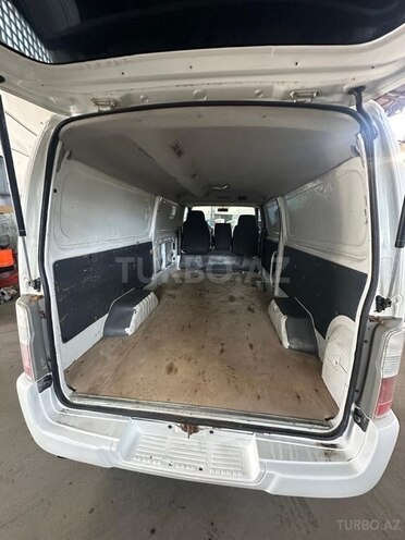 Nissan Urvan-6