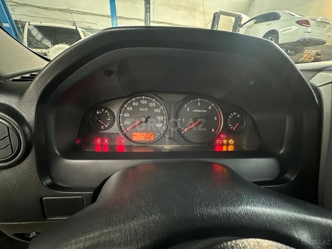 Nissan Urvan-3