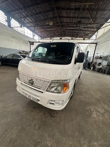 Nissan Urvan-13