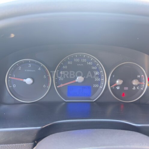 Hyundai Santa Fe-10