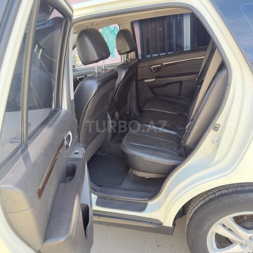 Hyundai Santa Fe-14
