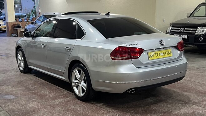Volkswagen Passat-8