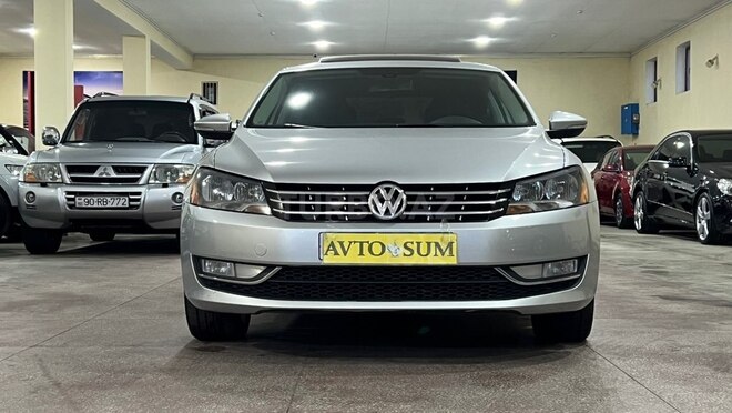Volkswagen Passat-11