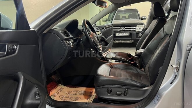 Volkswagen Passat-21