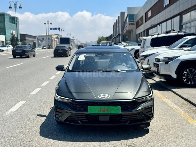 Hyundai Elantra-1