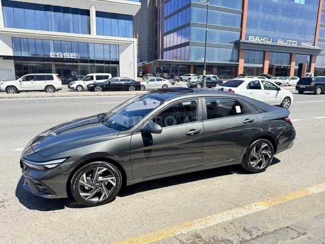 Hyundai Elantra-2