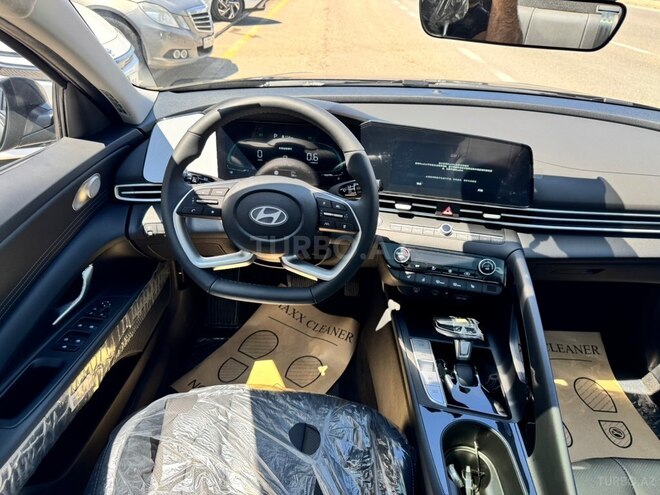 Hyundai Elantra-10
