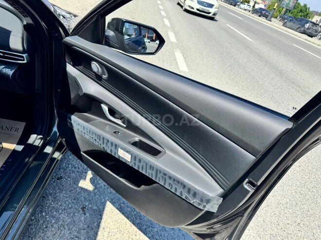 Hyundai Elantra-8
