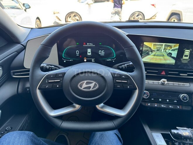 Hyundai Elantra-19