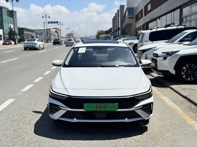 Hyundai Elantra-1