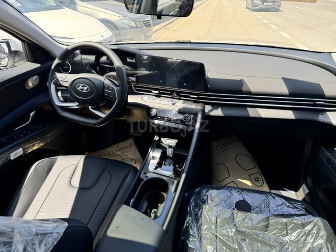 Hyundai Elantra-7