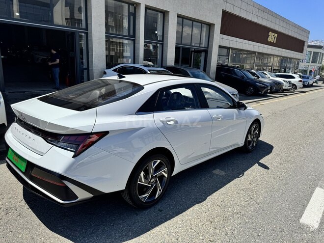 Hyundai Elantra-5