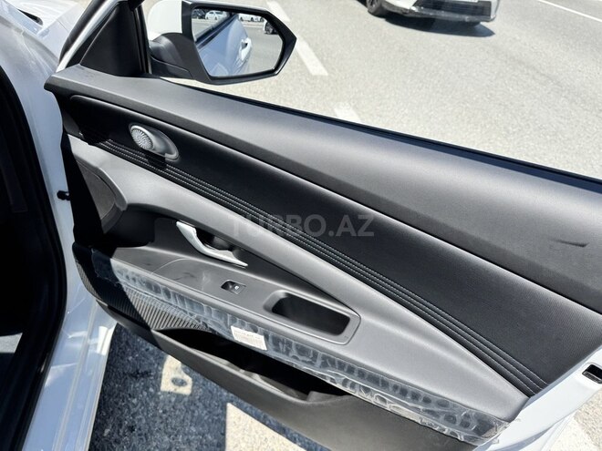 Hyundai Elantra-9
