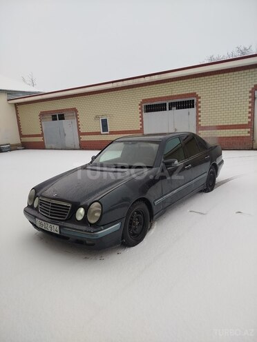Mercedes E 220-4