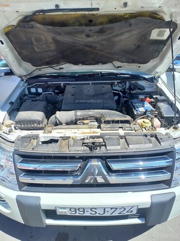 Mitsubishi Pajero-10