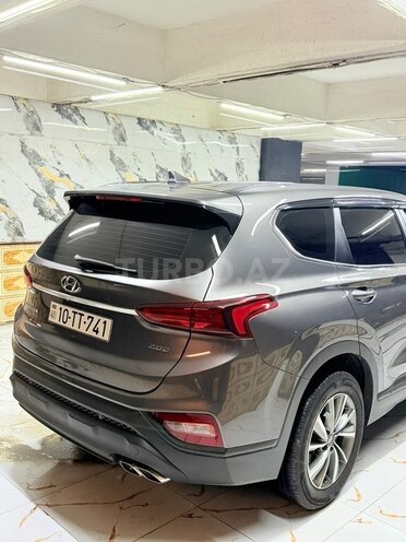 Hyundai Santa Fe-5