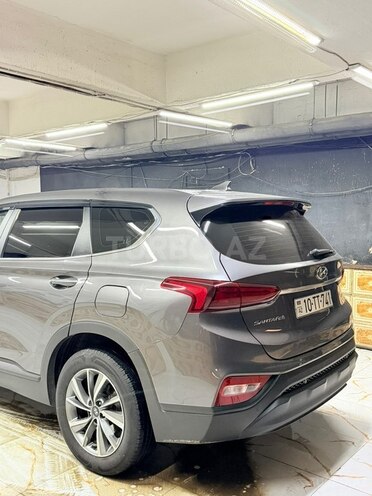 Hyundai Santa Fe-6