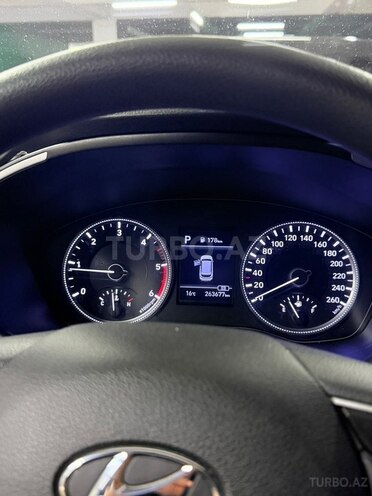 Hyundai Santa Fe-9