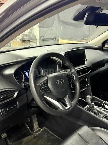 Hyundai Santa Fe-10