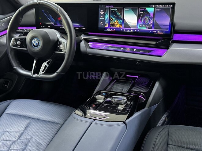 BMW i5-12