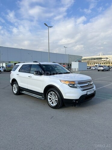 Ford Explorer-2
