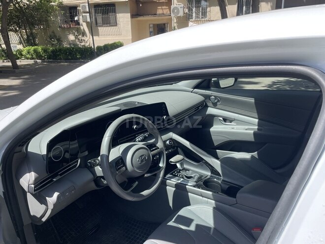 Hyundai Elantra-10