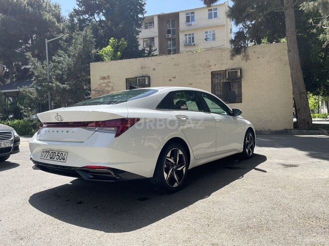 Hyundai Elantra-4