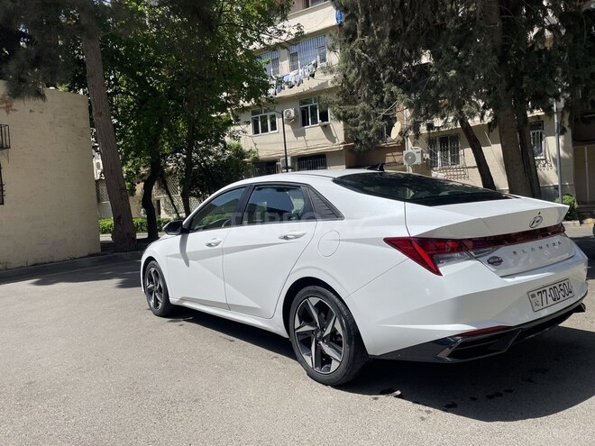 Hyundai Elantra-8