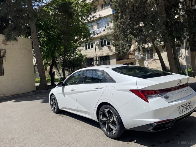 Hyundai Elantra-9