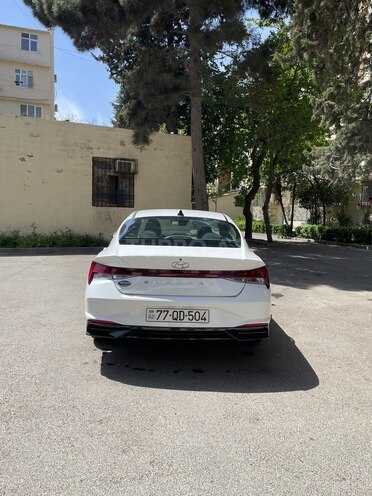 Hyundai Elantra-7