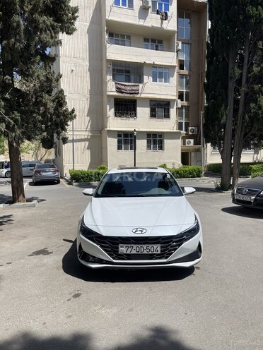 Hyundai Elantra-1