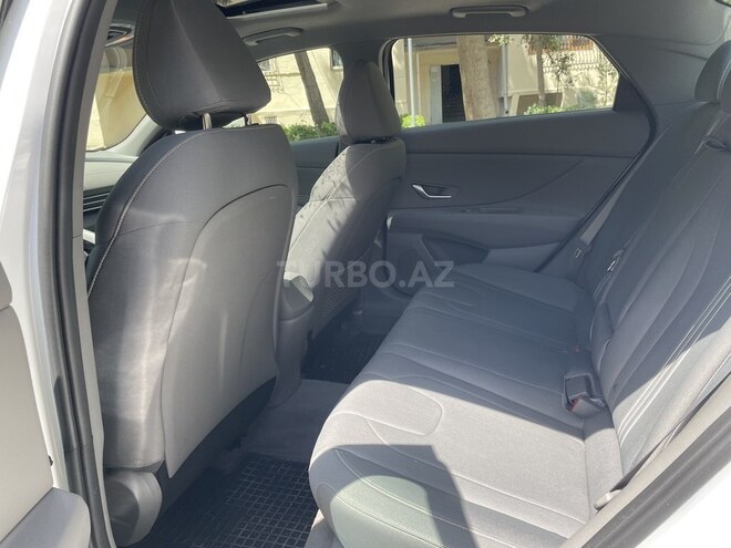Hyundai Elantra-14