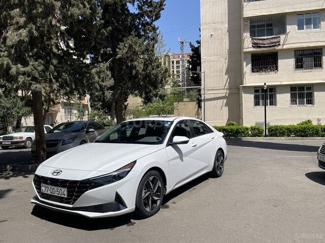 Hyundai Elantra-11