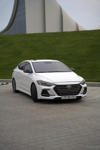 Hyundai Elantra-1