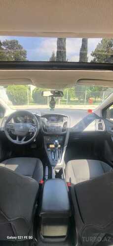 Ford Focus-11