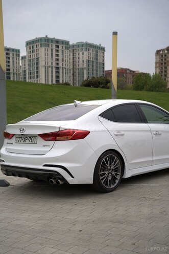 Hyundai Elantra-6