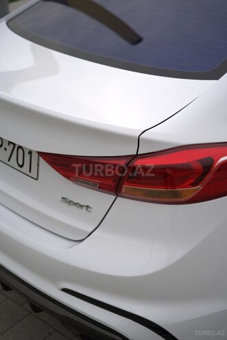 Hyundai Elantra-8