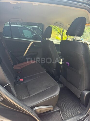 Toyota RAV4-6