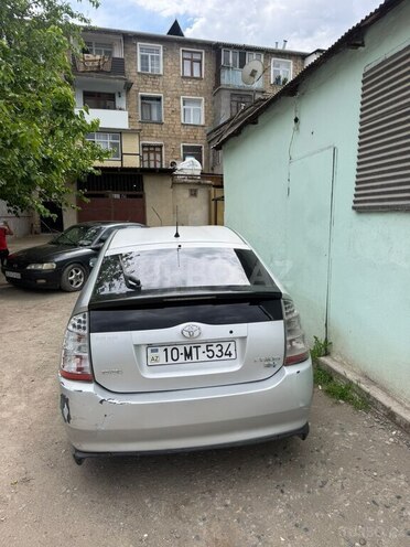 Toyota Prius-4