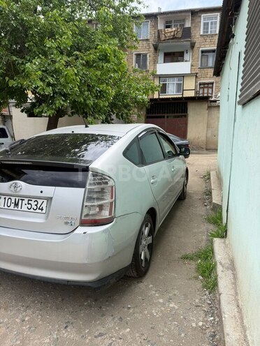 Toyota Prius-5