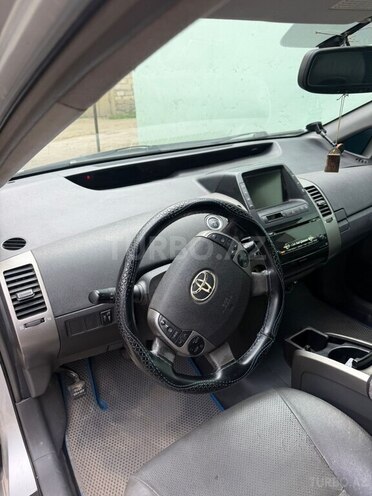 Toyota Prius-8