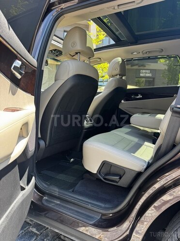 Kia Sorento-17