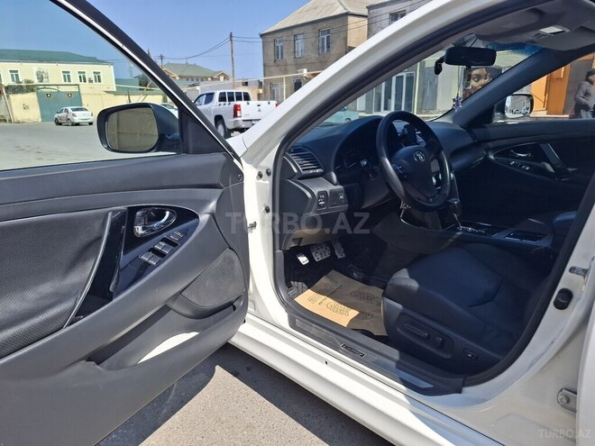 Toyota Camry-15