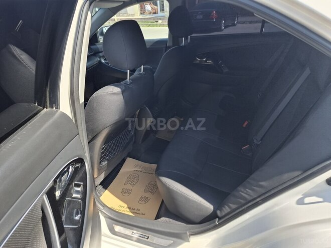 Toyota Camry-18