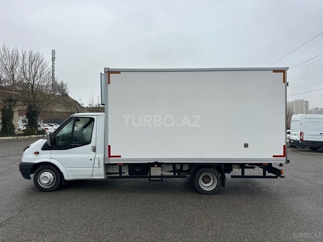Ford Transit-3
