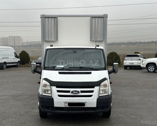 Ford Transit-2