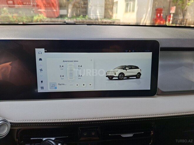 Geely Geometry E-6