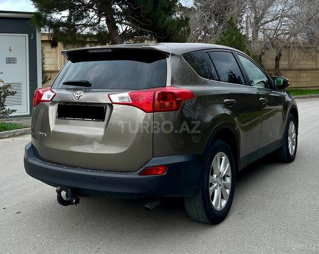 Toyota RAV4-8