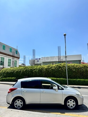 Nissan Tiida-3